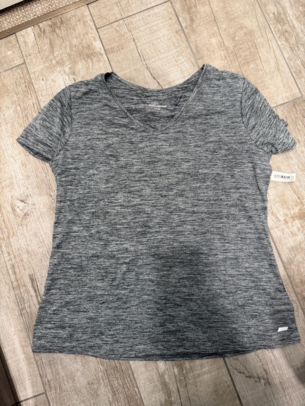 NWT Amazon essentials active quick dry tech tee
